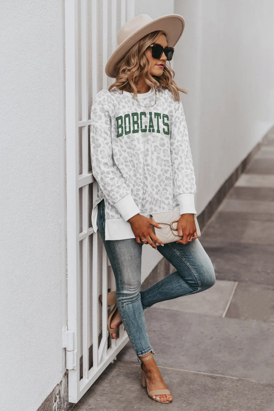 Bobcat Sweatshirt, side splits