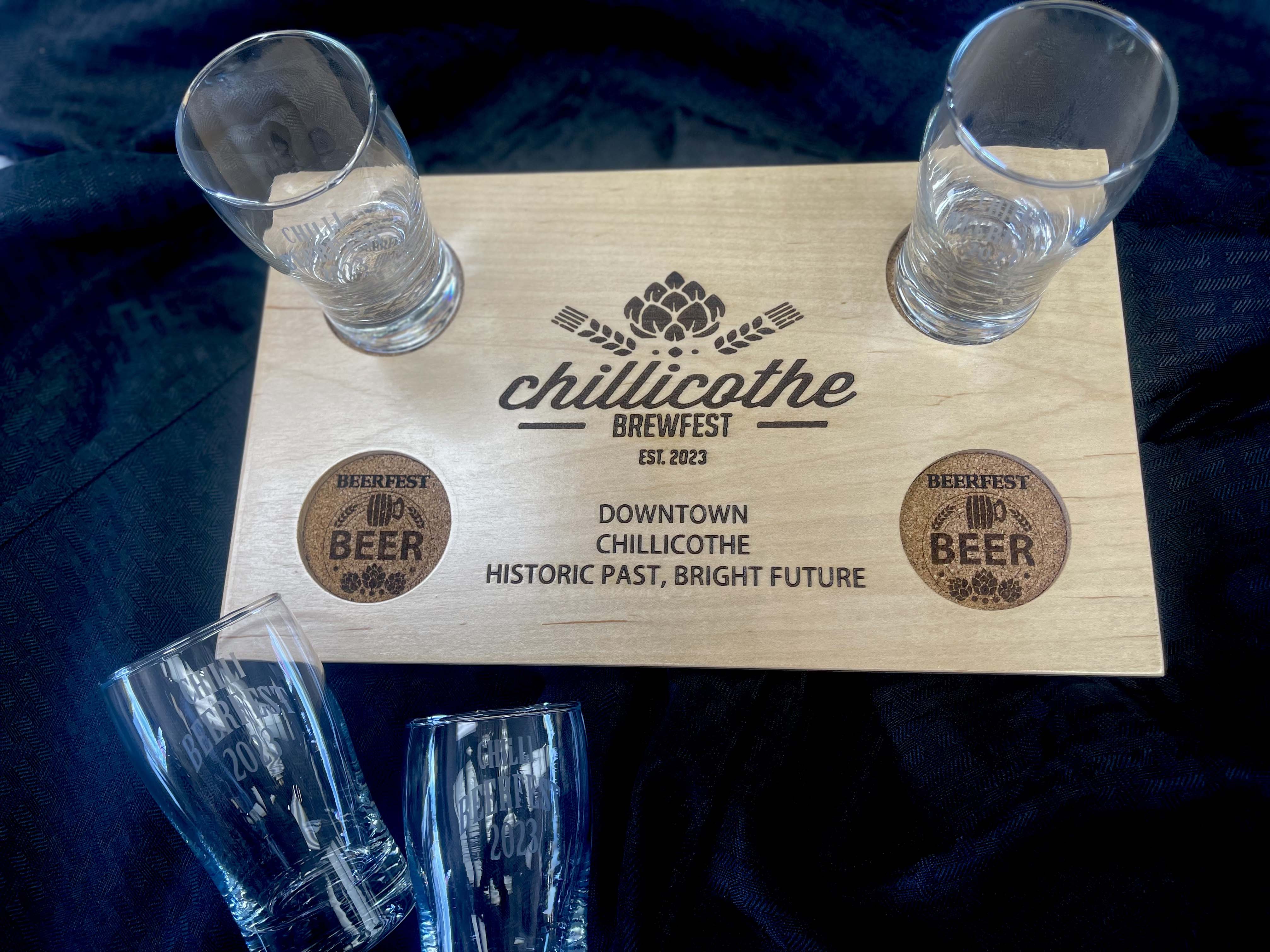 Chillicothe Brewfest Flight Board with Cork inserts and 4 etched glasses for sampling brews!